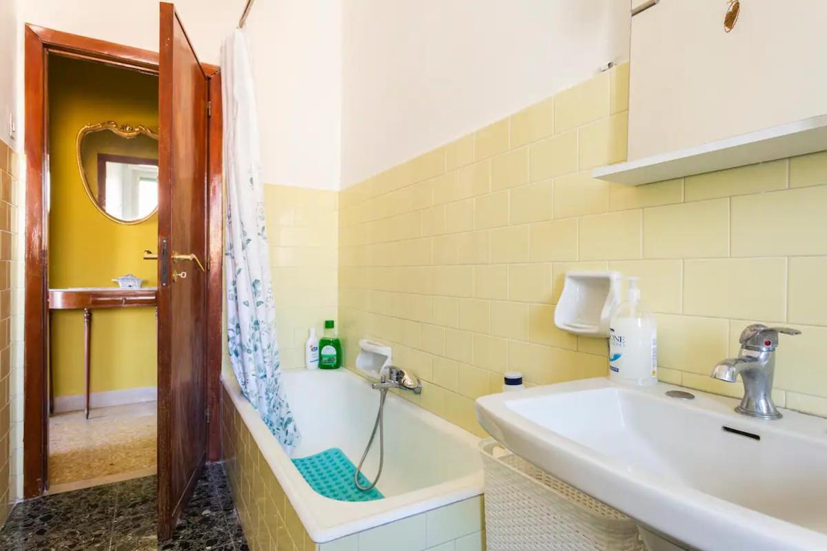 Top Floor Apartment Near Historic Fortino Catania Exterior photo