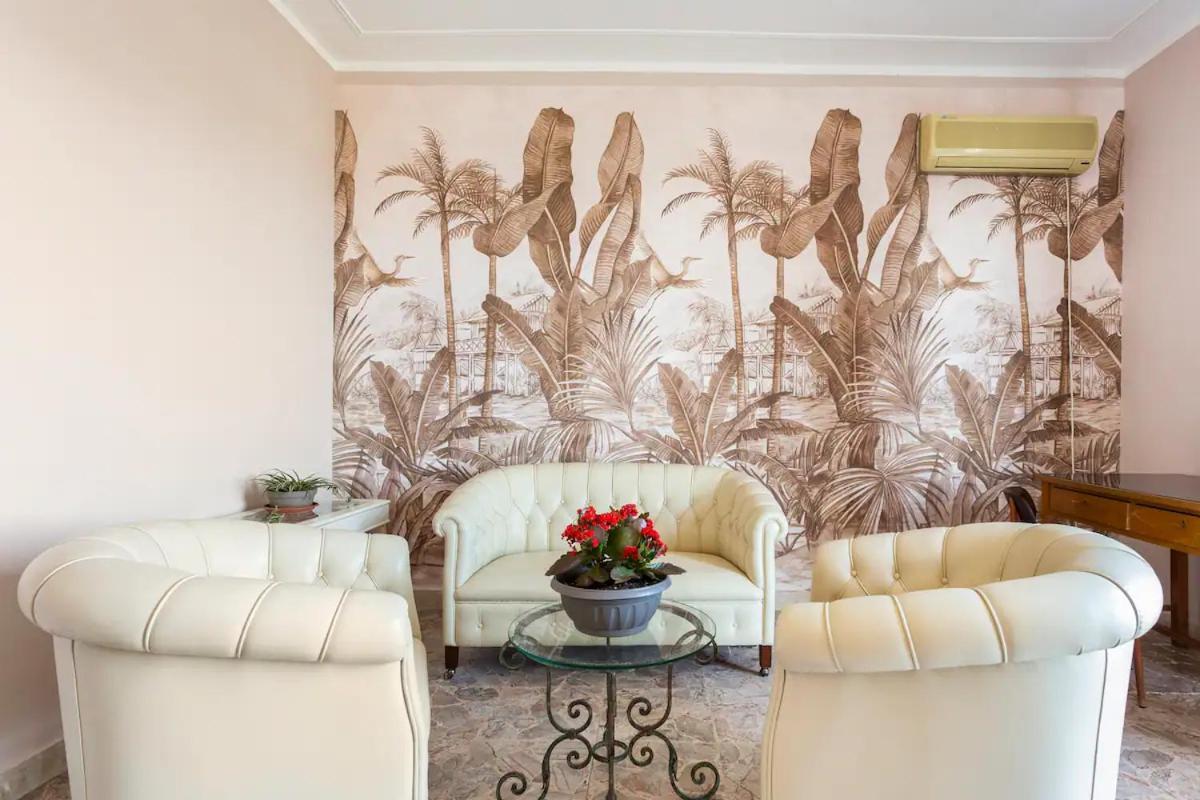 Top Floor Apartment Near Historic Fortino Catania Exterior photo