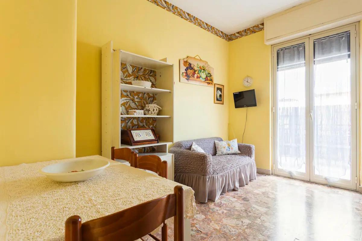 Top Floor Apartment Near Historic Fortino Catania Exterior photo